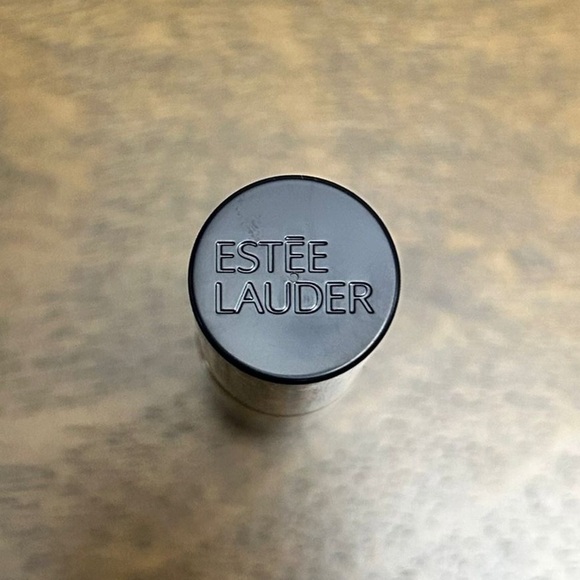 Estee Lauder Limited Edition Lipstick - Modern Muse - Full Size 0.12oz (0367) - Picture 3 of 6